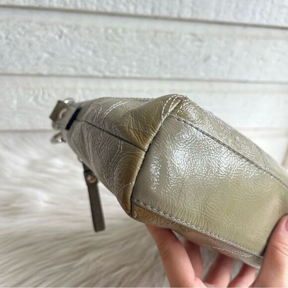 COACH Grey Taupe Glossy Patent Leather Hobo Baguette Signature Poppy 15141 - Picture 7 of 10